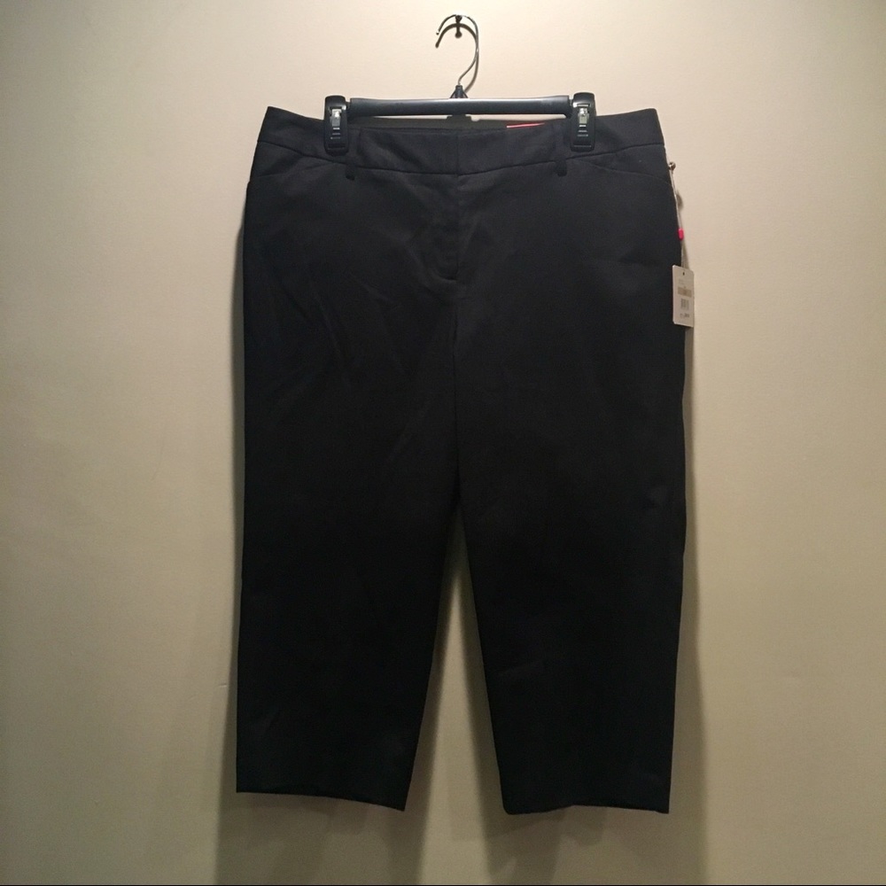 Rafaella black curvy Capri pants